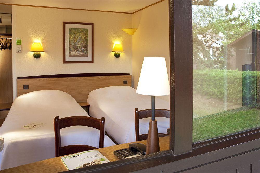 Campanile Hotel Auch Εξωτερικό φωτογραφία