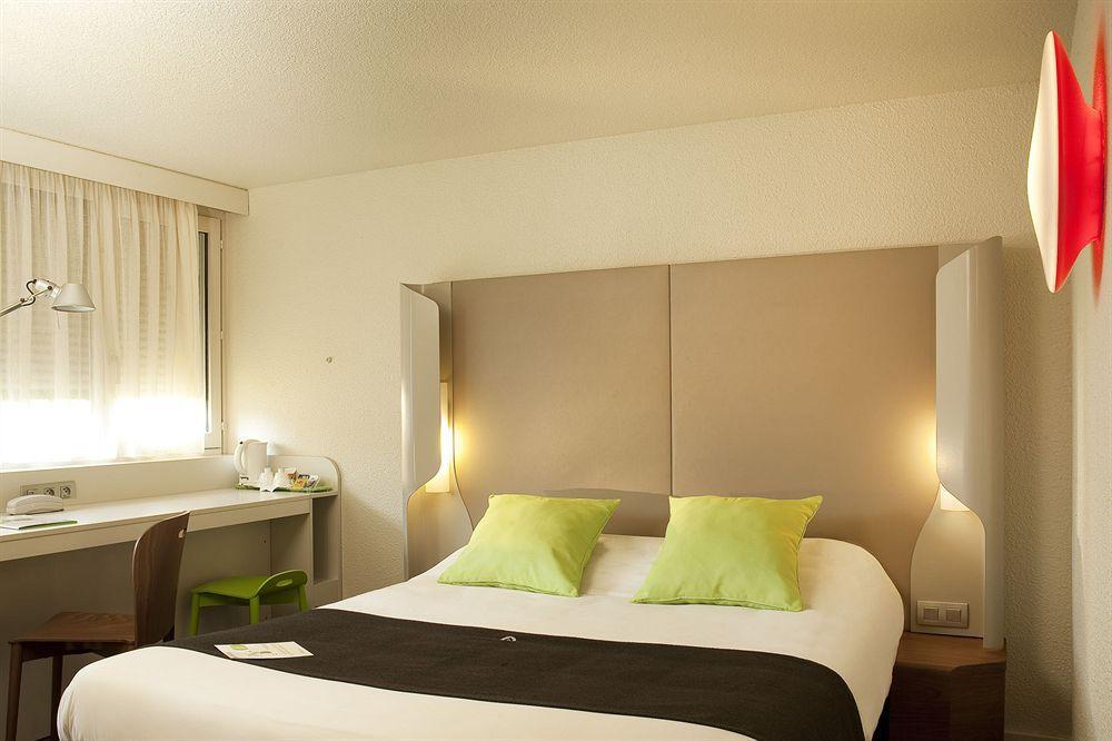 Campanile Hotel Auch Δωμάτιο φωτογραφία